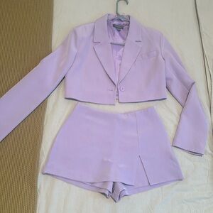 Crop blazer
And skort